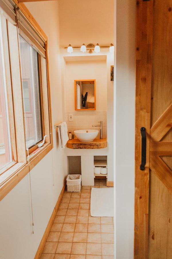 Ambleside Lodge Bed & Breakfast Canmore Luaran gambar